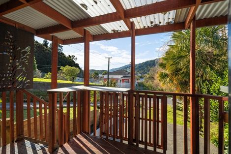 Photo of property in 5a Cornwall Street, Picton, 7220