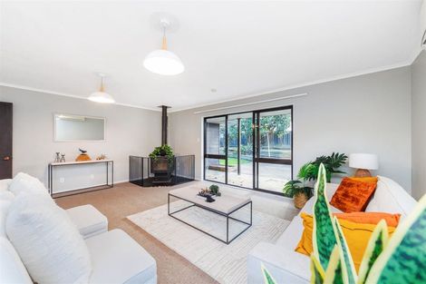 Photo of property in 100 John F Kennedy Drive, Milson, Palmerston North, 4414