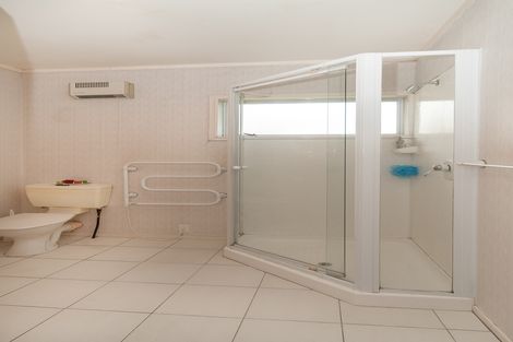 Photo of property in 2/16 Castleton Drive, Howick, Auckland, 2014