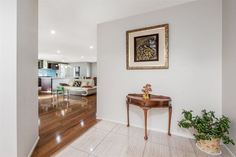 Photo of property in 1c Babich Road, Henderson Valley, Auckland, 0614