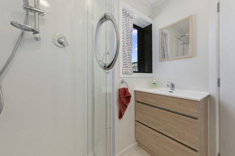 Photo of property in 35 Oakleigh Street, Maungaraki, Lower Hutt, 5010