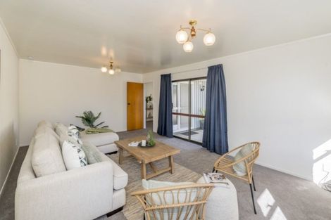 Photo of property in 10 Graham Grove, Waikanae, 5036