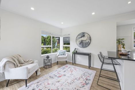 Photo of property in 16 Andrea Place, Sunnyhills, Auckland, 2010