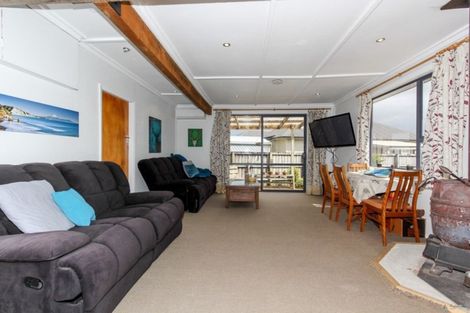 Photo of property in 15 Tuahu Place, Waitara, 4320
