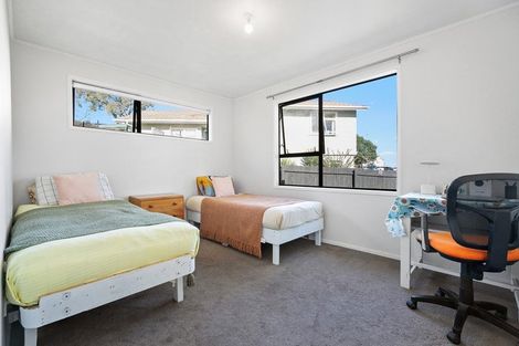 Photo of property in 10 Rena Place, West Harbour, Auckland, 0618