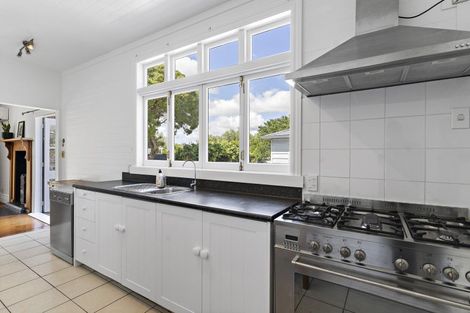 Photo of property in 14 Grey Street, Martinborough, 5711