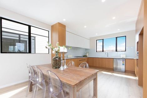 Photo of property in 283a Bucklands Beach Road, Bucklands Beach, Auckland, 2012