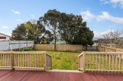 Photo of property in 32 Beauzami Crescent, Ascot Park, Porirua, 5024