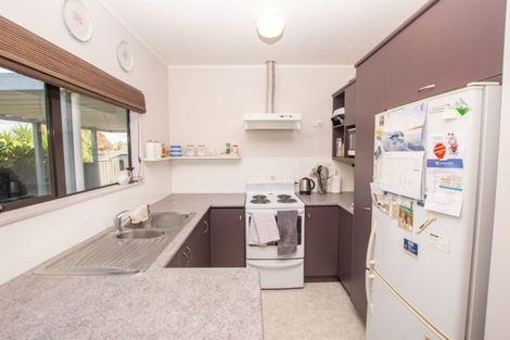 Photo of property in 33b Lyn Grove, Papamoa Beach, Papamoa, 3118