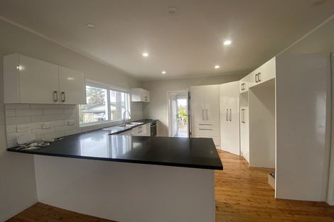Photo of property in 33 Wharf Road, Te Atatu Peninsula, Auckland, 0610