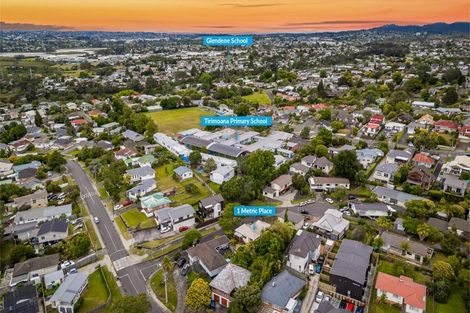Photo of property in 1 Metric Place, Te Atatu South, Auckland, 0610