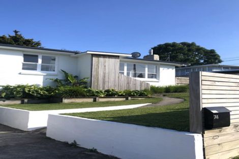Photo of property in 74 Kingswood Road, Brookfield, Tauranga, 3110