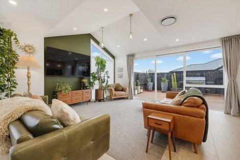 Photo of property in 4 Olearia Lane, Woodend, 7610