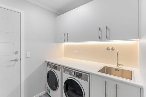 Photo of property in 168 Karuhiruhi Street, Waikanae, 5036