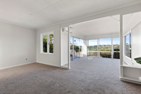 Photo of property in 109-111 Whangaparaoa Road, Red Beach, 0932