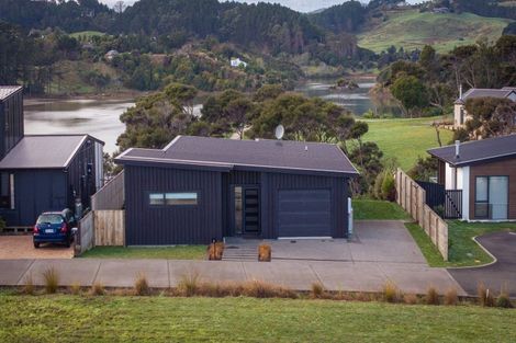 Photo of property in 6 Hapuapua Street, Raglan, 3225