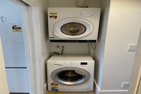 Photo of property in 29 Queen Street, Mount Victoria, Wellington, 6011