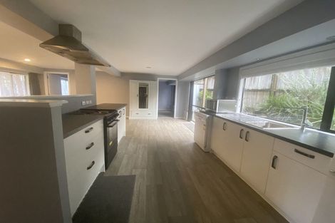 Photo of property in 1b Waiwera Place, Merrilands, New Plymouth, 4312