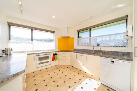 Photo of property in 64 Golders Road, Elderslea, Upper Hutt, 5018