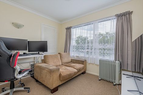 Photo of property in 10 Parkland Crescent, Terrace End, Palmerston North, 4410