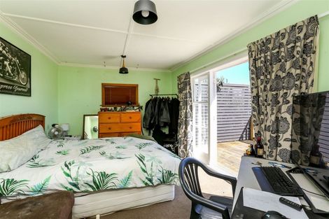 Photo of property in 6 Lismore Street, Strandon, New Plymouth, 4312