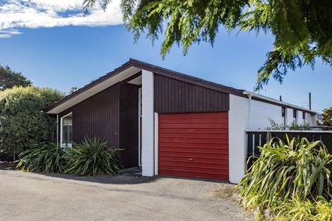 Photo of property in 14 Raekura Place, Redcliffs, Christchurch, 8081