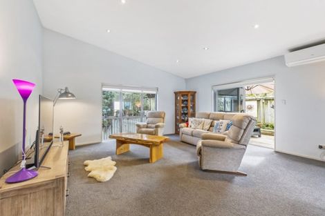 Photo of property in 5a Collingwood Road, Waiuku, 2123