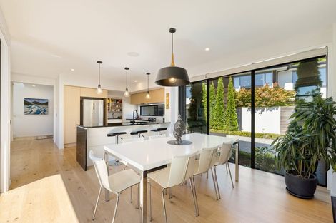 Photo of property in 64a Straven Road, Fendalton, Christchurch, 8014