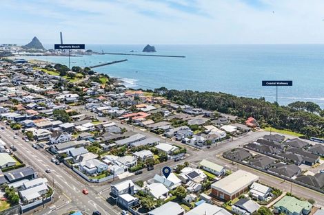 Photo of property in 15 Morley Street, New Plymouth, 4310