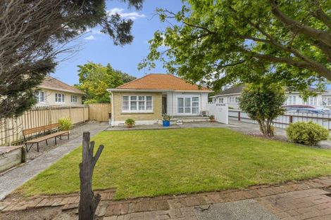 Photo of property in 510 Featherston Street, Roslyn, Palmerston North, 4414