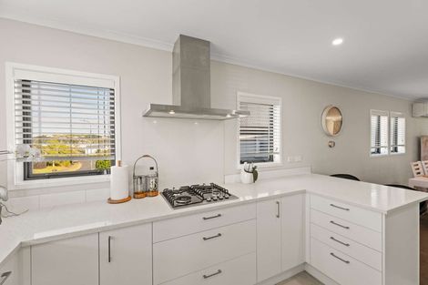 Photo of property in 107 Parkview Drive, Gulf Harbour, Whangaparaoa, 0930