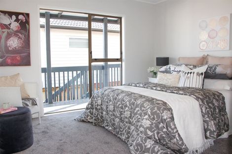 Photo of property in 70 Hutchinsons Road, Bucklands Beach, Auckland, 2014