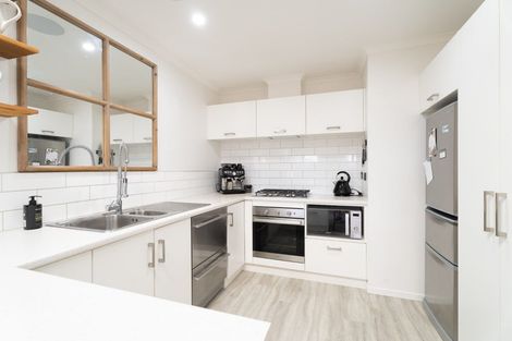 Photo of property in 35 Trelawny Terrace, Grenada Village, Wellington, 6037