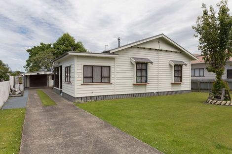 Photo of property in 11 Hunter Street, Dannevirke, 4930
