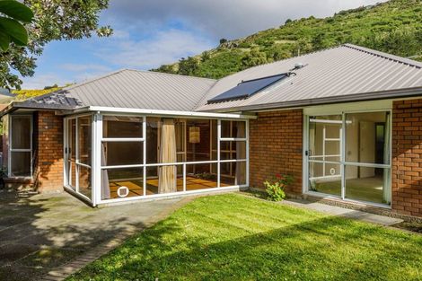 Photo of property in 2 Dalefield Drive, Cashmere, Christchurch, 8022
