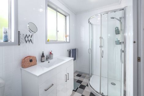 Photo of property in 13 Farrier Grove, Featherston, 5710