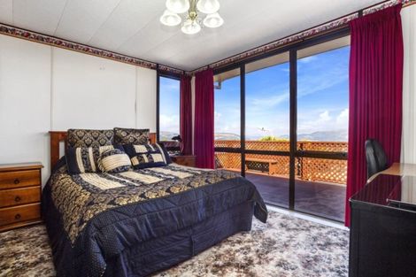 Photo of property in 27 Almora View, Ascot Park, Porirua, 5024