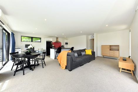 Photo of property in 10 Fairbairn Close, Halswell, Christchurch, 8025