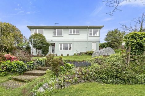 Photo of property in 28 Saint Johns Terrace, Tawa, Wellington, 5028