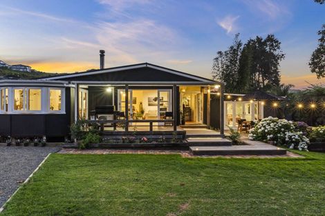 Photo of property in 6 Widdison Place, Whangamata, 3691