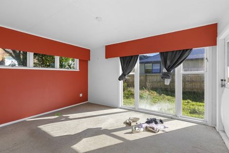 Photo of property in 4/5 Westminster Road, Wainuiomata, Lower Hutt, 5014