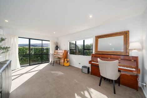 Photo of property in 117 Woodman Drive, Tawa, Wellington, 5028