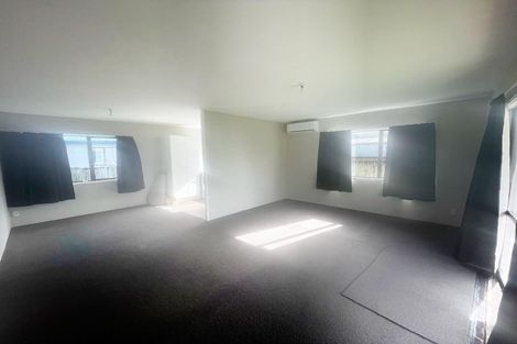 Photo of property in 3/10 Solveig Place, Randwick Park, Auckland, 2105