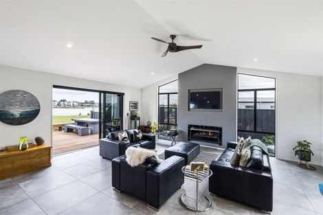 Photo of property in 37 The Esplanade, Pegasus, 7612