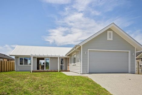 Photo of property in 156 Kupe Drive, Whitianga, 3510