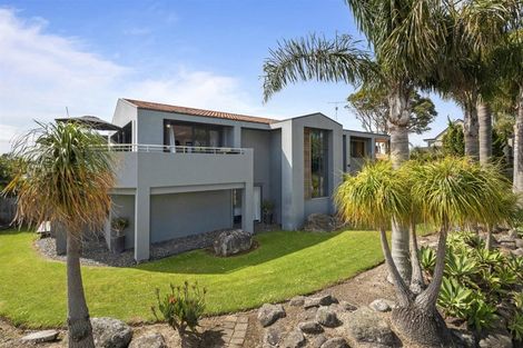 Photo of property in 48 Park Rise, Campbells Bay, Auckland, 0630