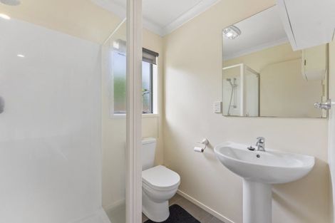 Photo of property in 5 Ronald Scott Grove, Riverstone Terraces, Upper Hutt, 5018