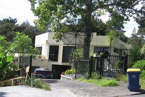 Photo of property in 16 Berne Place, Birkenhead, Auckland, 0626