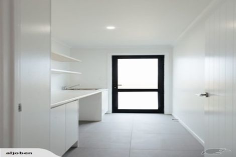 Photo of property in 12 Lewis Way, Cambridge, 3434