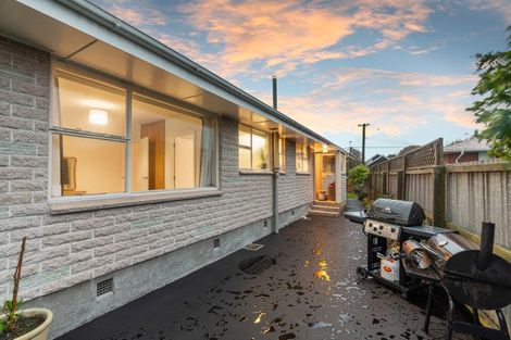 Photo of property in 62 Daniels Road, Redwood, Christchurch, 8051